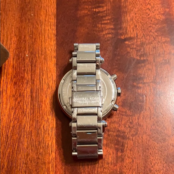 Michael Kors Watch - Picture 4 of 4